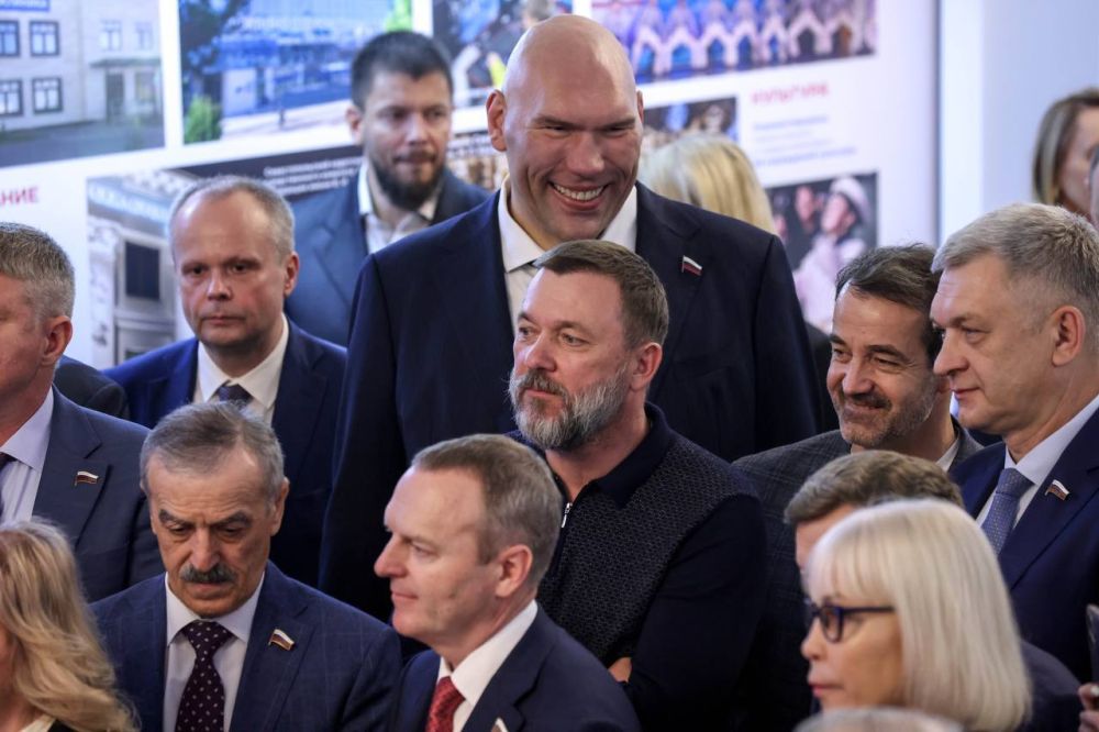 Владимир Немцев: Сегодня в составе делегации под руководством Губернатора города Михаила Владимировича Развожаева принял... Владимир Немцев: Сегодня в составе делегации под руководством Губернатора города Михаила Владимировича Развожаева принял...