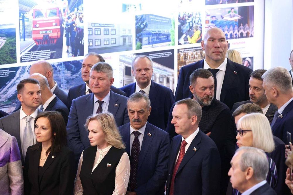 Ольга Ковитиди: Присоединяюсь ко всем приветствиям, прозвучавшим на этом замечательном мероприятии, в частности, Председателя Госсовета Республики Крым Владимира Константинова, Губернатора Севастополя, руководителей фракций ГД Ольга Ковитиди: Присоединяюсь ко всем приветствиям, прозвучавшим на этом замечательном мероприятии, в частности, Председателя Госсовета Республики Крым Владимира Константинова, Губернатора Севастополя, руководителей фракций ГД