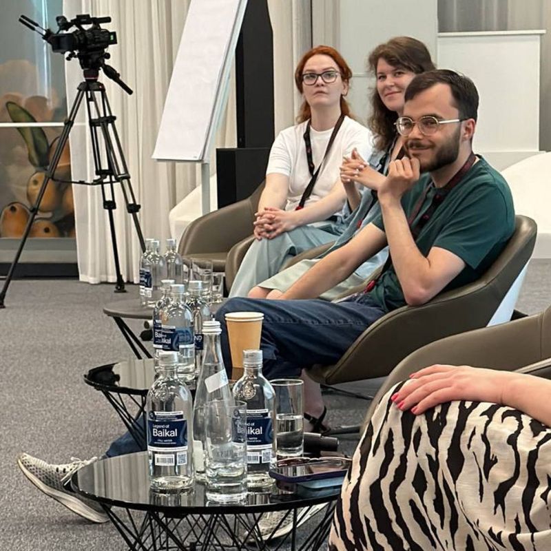 Мастерская медиаконтента от Школы RT @RTschool стартовала в арт-кластере «Таврида» в Крыму Мастерская медиаконтента от Школы RT @RTschool стартовала в арт-кластере «Таврида» в Крыму