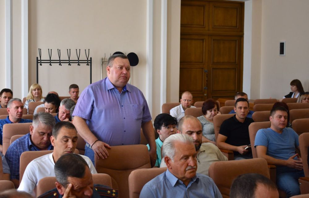 Михаил Афанасьев: Рабочая неделя началась с проведения оперативно-хозяйственного совещания Михаил Афанасьев: Рабочая неделя началась с проведения оперативно-хозяйственного совещания