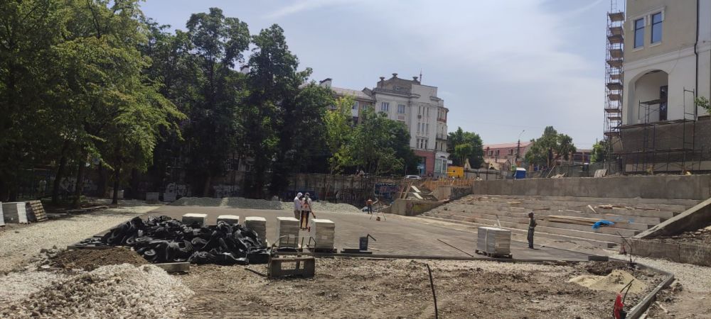 Благоустройство Екатерининского сада - работы продолжаются! Благоустройство Екатерининского сада - работы продолжаются!