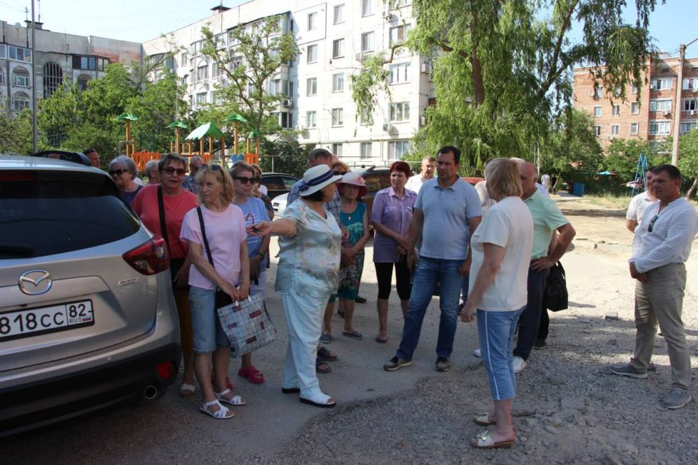#в_диалоге_с_керчанами. Во дворе по ул. амойленко, 10 и ул. арла Маркса,10 прошла встреча с жителями #в_диалоге_с_керчанами. Во дворе по ул. амойленко, 10 и ул. арла Маркса,10 прошла встреча с жителями