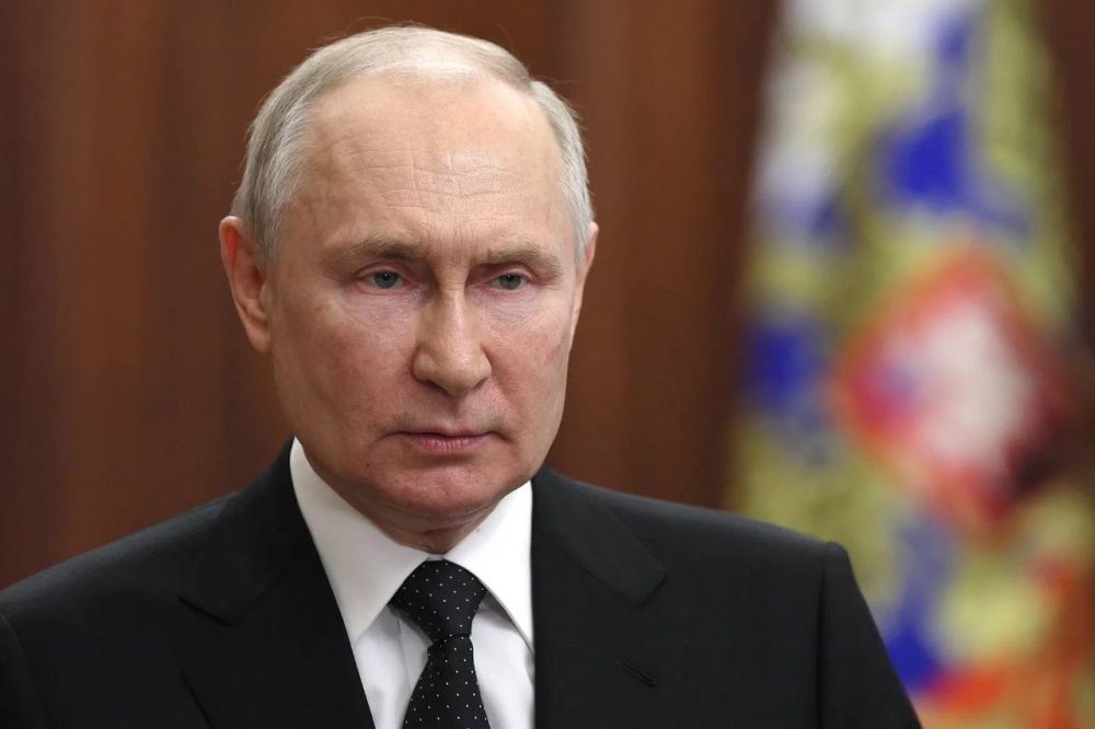 Президент Российской Федерации Владимир Путин поздравил Председателя Государственного Совета Республики Крым Владимира Константинова с Днём России Президент Российской Федерации Владимир Путин поздравил Председателя Государственного Совета Республики Крым Владимира Константинова с Днём России