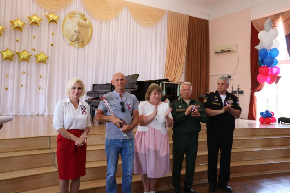 «Дети Героев». В рамках проекта по поощрению детей военнослужащих сегодня впервые состоялось вручение медалей детям погибших... «Дети Героев». В рамках проекта по поощрению детей военнослужащих сегодня впервые состоялось вручение медалей детям погибших...