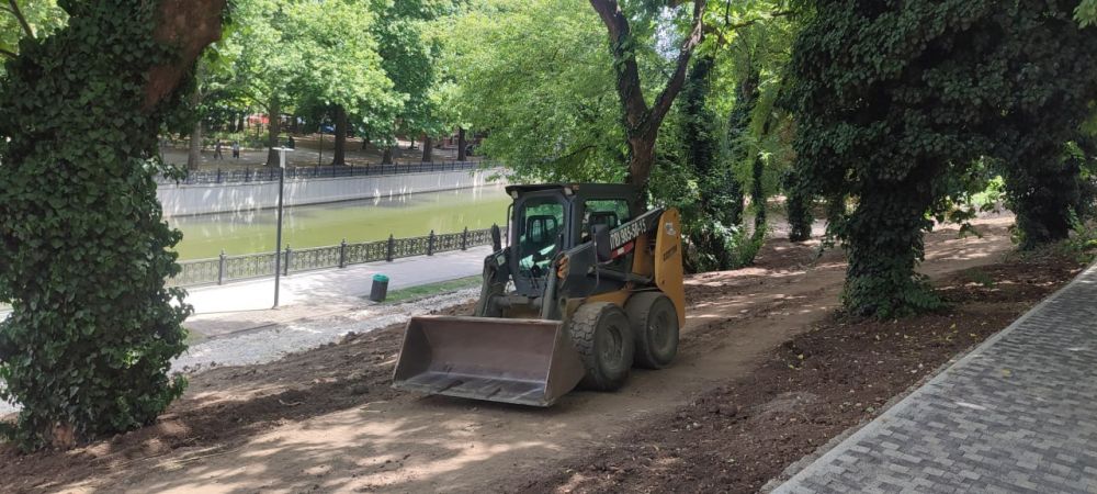 Благоустройство Екатерининского сада - работы продолжаются! Благоустройство Екатерининского сада - работы продолжаются!