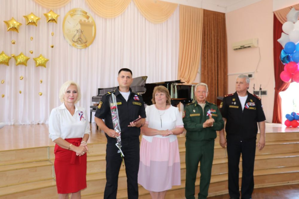 «Дети Героев». В рамках проекта по поощрению детей военнослужащих сегодня впервые состоялось вручение медалей детям погибших... «Дети Героев». В рамках проекта по поощрению детей военнослужащих сегодня впервые состоялось вручение медалей детям погибших...