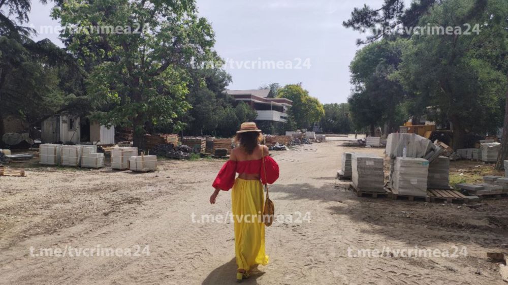 В Симферополе продолжается ремонт Екатерининского сада В Симферополе продолжается ремонт Екатерининского сада
