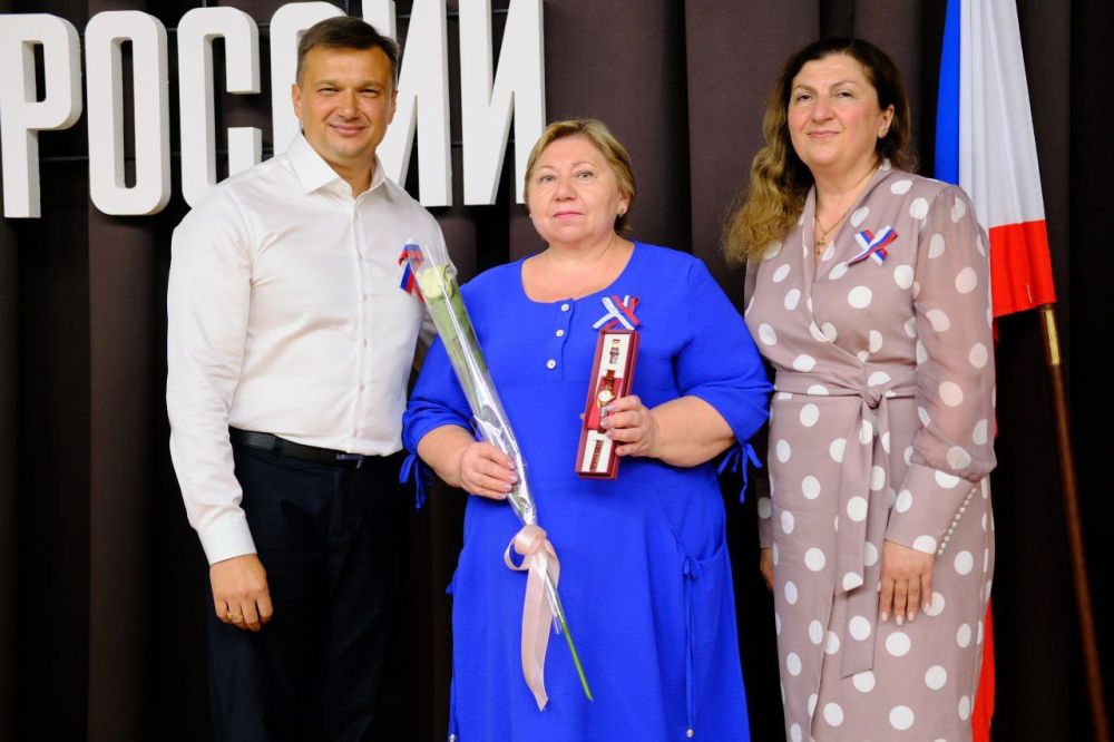 Янина Павленко: Ещё один повод выразить слова благодарности тем ялтинцам, кто отдает себя - свои силы, таланты и умения - на... Янина Павленко: Ещё один повод выразить слова благодарности тем ялтинцам, кто отдает себя - свои силы, таланты и умения - на...
