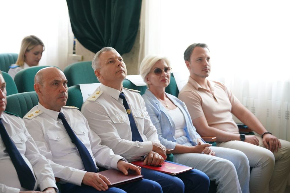 Алексей Зинченко: Сегодня поздравил студентов Крымского юридического института (филиала) Университета прокуратуры Российской Федерации с юбилеем! Алексей Зинченко: Сегодня поздравил студентов Крымского юридического института (филиала) Университета прокуратуры Российской Федерации с юбилеем!