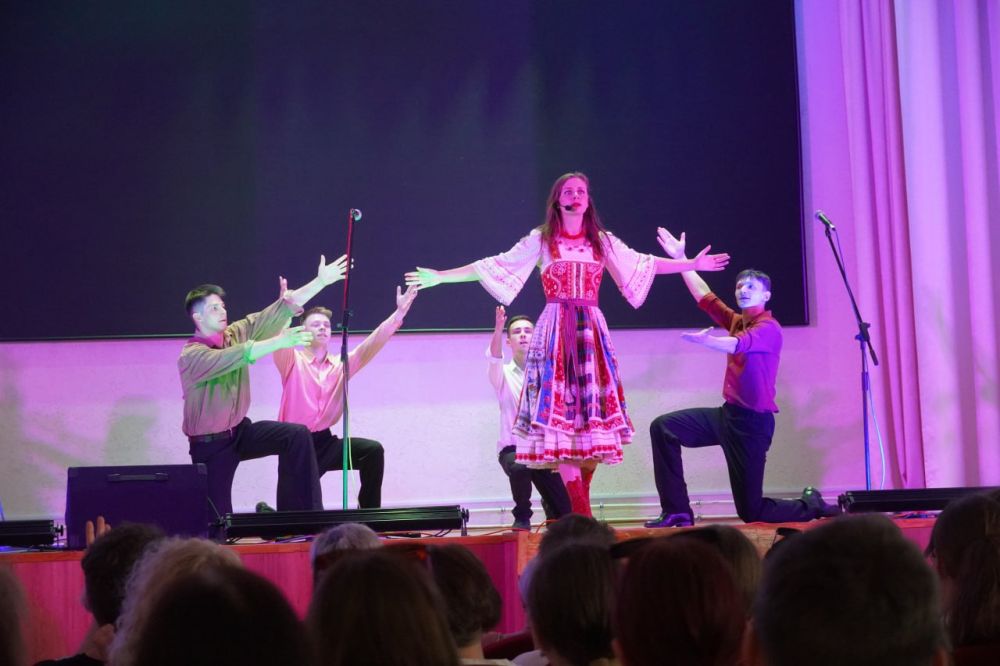 #культурнаякерчь. Интересную концертную программу сегодня учащимся Керченского политехнического колледжа подарили солисты... #культурнаякерчь. Интересную концертную программу сегодня учащимся Керченского политехнического колледжа подарили солисты...