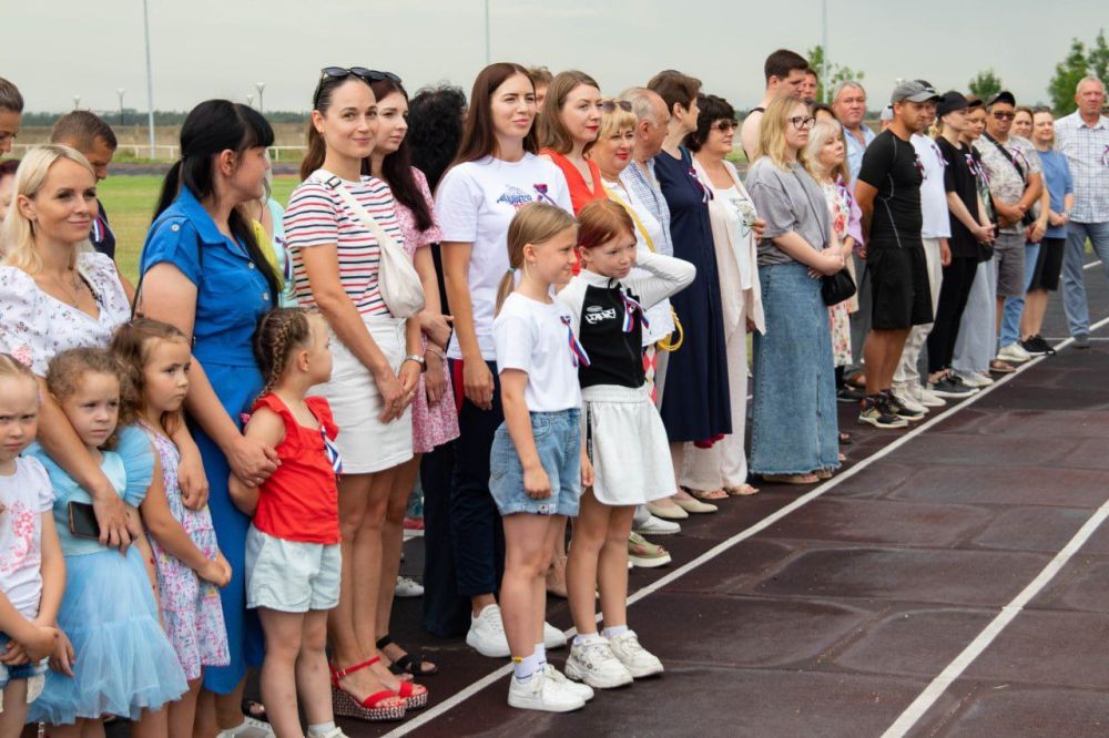 Александр Овдиенко: Вместе с жителями города осуществили торжественный подъём Государственного флага России Александр Овдиенко: Вместе с жителями города осуществили торжественный подъём Государственного флага России
