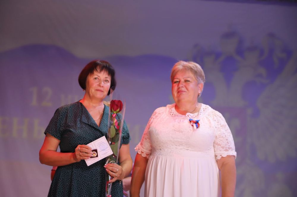 В Бахчисарайском районном Доме культуры прошел праздничный концерт, посвященный празднованию Дня России В Бахчисарайском районном Доме культуры прошел праздничный концерт, посвященный празднованию Дня России