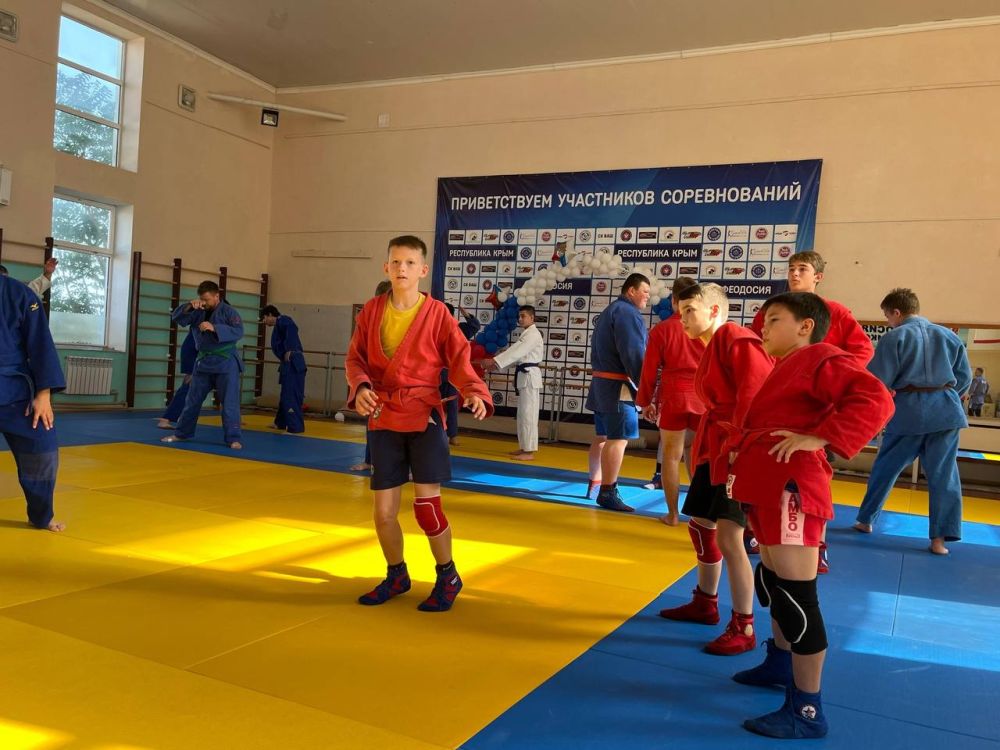 Более 90 спортсменов из регионов Крыма принимают участие в учебно-тренировочных сборах на базе ГБУ ДО РК СШ «Центр Единоборств «Крым-СПОРТ» в Феодосии Более 90 спортсменов из регионов Крыма принимают участие в учебно-тренировочных сборах на базе ГБУ ДО РК СШ «Центр Единоборств «Крым-СПОРТ» в Феодосии
