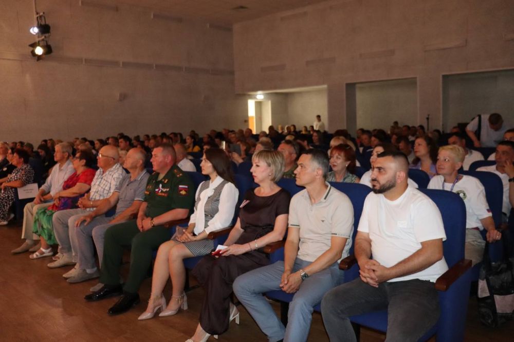 СИМФЕРОПОЛЬСКИЙ ВОЛОНТЕРСКИЙ ФОРУМ «ПОДДЕРЖИМ СВОИХ» СИМФЕРОПОЛЬСКИЙ ВОЛОНТЕРСКИЙ ФОРУМ «ПОДДЕРЖИМ СВОИХ»