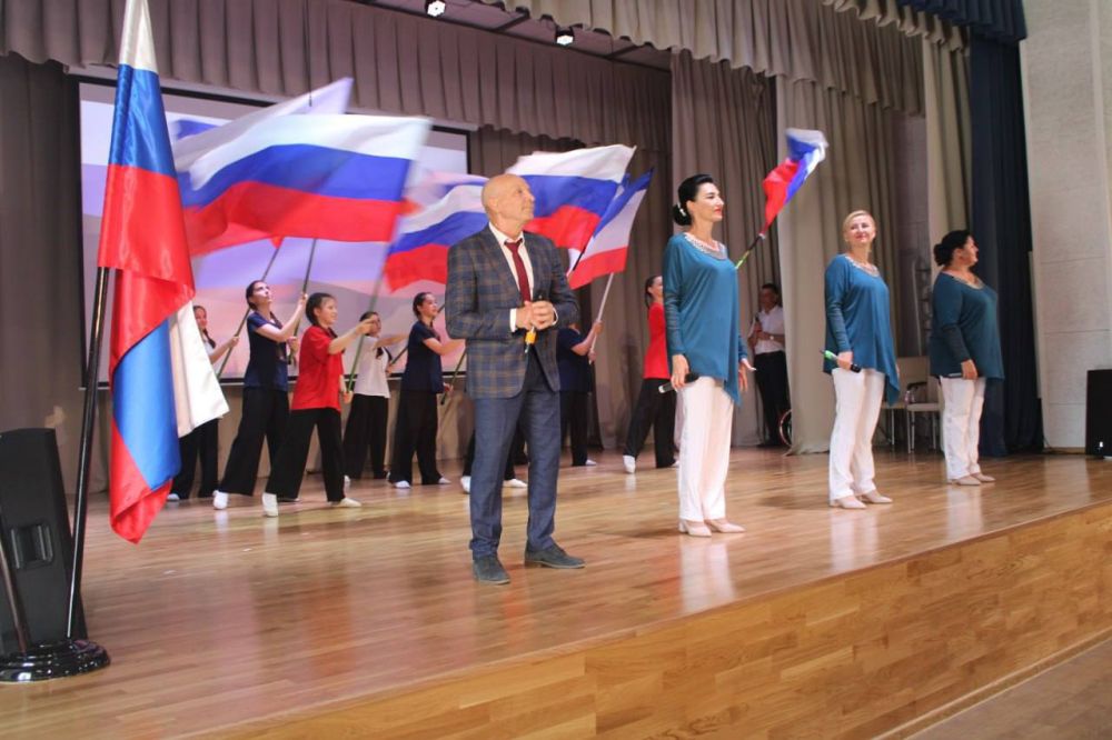 СИМФЕРОПОЛЬСКИЙ ВОЛОНТЕРСКИЙ ФОРУМ «ПОДДЕРЖИМ СВОИХ» СИМФЕРОПОЛЬСКИЙ ВОЛОНТЕРСКИЙ ФОРУМ «ПОДДЕРЖИМ СВОИХ»