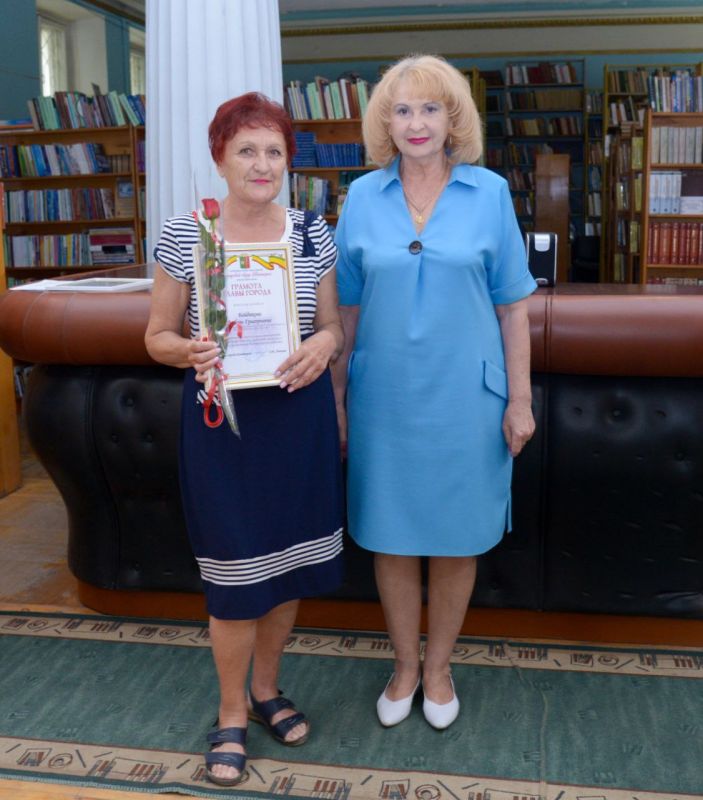 Эммилия Леонова: В преддверии профессионального праздника поздравила работников и ветеранов здравоохранения г. авпатории Эммилия Леонова: В преддверии профессионального праздника поздравила работников и ветеранов здравоохранения г. авпатории