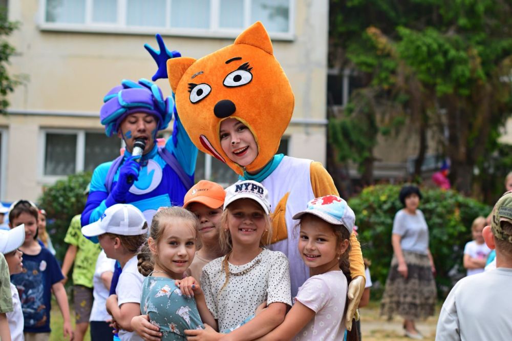 В столице Крыма, на базе МБОУ «СОШ №15 им. .П. Шеплякова» работает детский лагерь дневного пребывания В столице Крыма, на базе МБОУ «СОШ №15 им. .П. Шеплякова» работает детский лагерь дневного пребывания