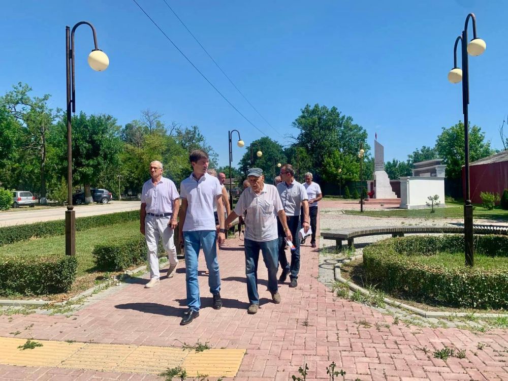 Иван Манучаров: Вчера на одной из встреч с жителями Садовского сельского поселения Нижнегорского района мне поступило коллективное обращение относительно ремонта местного Дома культуры Иван Манучаров: Вчера на одной из встреч с жителями Садовского сельского поселения Нижнегорского района мне поступило коллективное обращение относительно ремонта местного Дома культуры