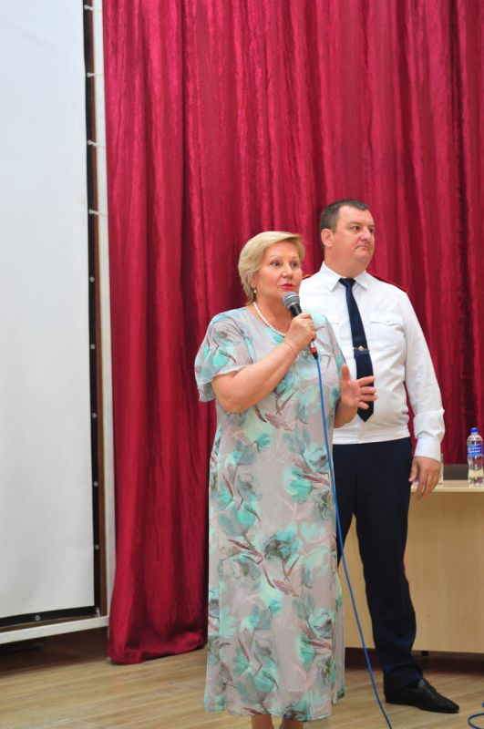 Эммилия Леонова: Совместно с депутатом Государственного Совета Республики Крым Галиной Витальевной Герасимовой приняли участие в торжественном педсовете, посвященному выпуску 11 кадетского класса в школе №16 имени Героя Советского Союза Степана Иванова Эммилия Леонова: Совместно с депутатом Государственного Совета Республики Крым Галиной Витальевной Герасимовой приняли участие в торжественном педсовете, посвященному выпуску 11 кадетского класса в школе №16 имени Героя Советского Союза Степана Иванова