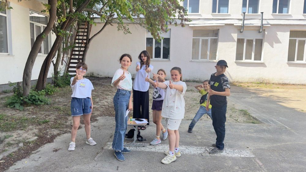 Школьники с пользой проводят каникулы Школьники с пользой проводят каникулы