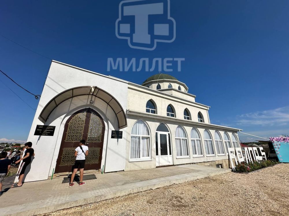 В симферопольском микрорайоне Белое-5 сегодня состоялось торжественное открытие мечети имени Номана Челебиджихана В симферопольском микрорайоне Белое-5 сегодня состоялось торжественное открытие мечети имени Номана Челебиджихана