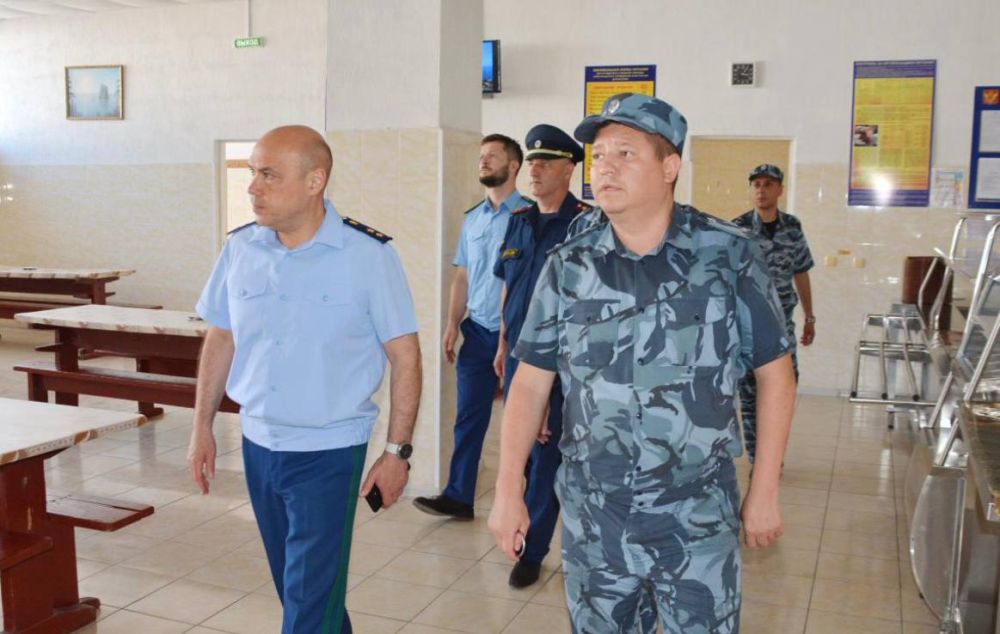 В минувшую пятницу, 14 июня 2024 года, прокурор Республики Крым Олег Камшилов провел плановую проверку в ФКУ КП-1 УФСИН России по Республике Крым и городу Севастополю В минувшую пятницу, 14 июня 2024 года, прокурор Республики Крым Олег Камшилов провел плановую проверку в ФКУ КП-1 УФСИН России по Республике Крым и городу Севастополю