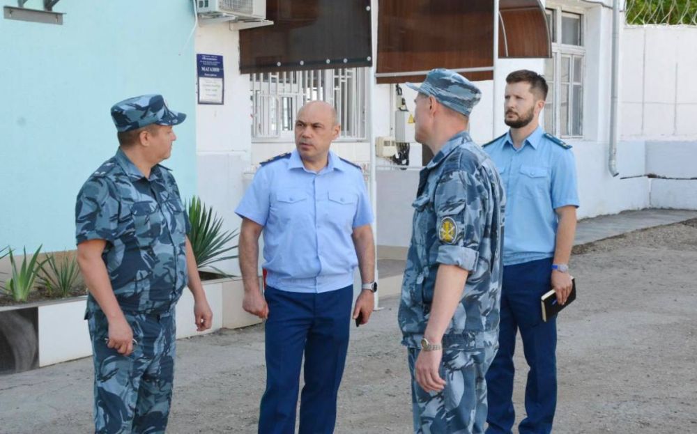 В минувшую пятницу, 14 июня 2024 года, прокурор Республики Крым Олег Камшилов провел плановую проверку в ФКУ КП-1 УФСИН России по Республике Крым и городу Севастополю В минувшую пятницу, 14 июня 2024 года, прокурор Республики Крым Олег Камшилов провел плановую проверку в ФКУ КП-1 УФСИН России по Республике Крым и городу Севастополю