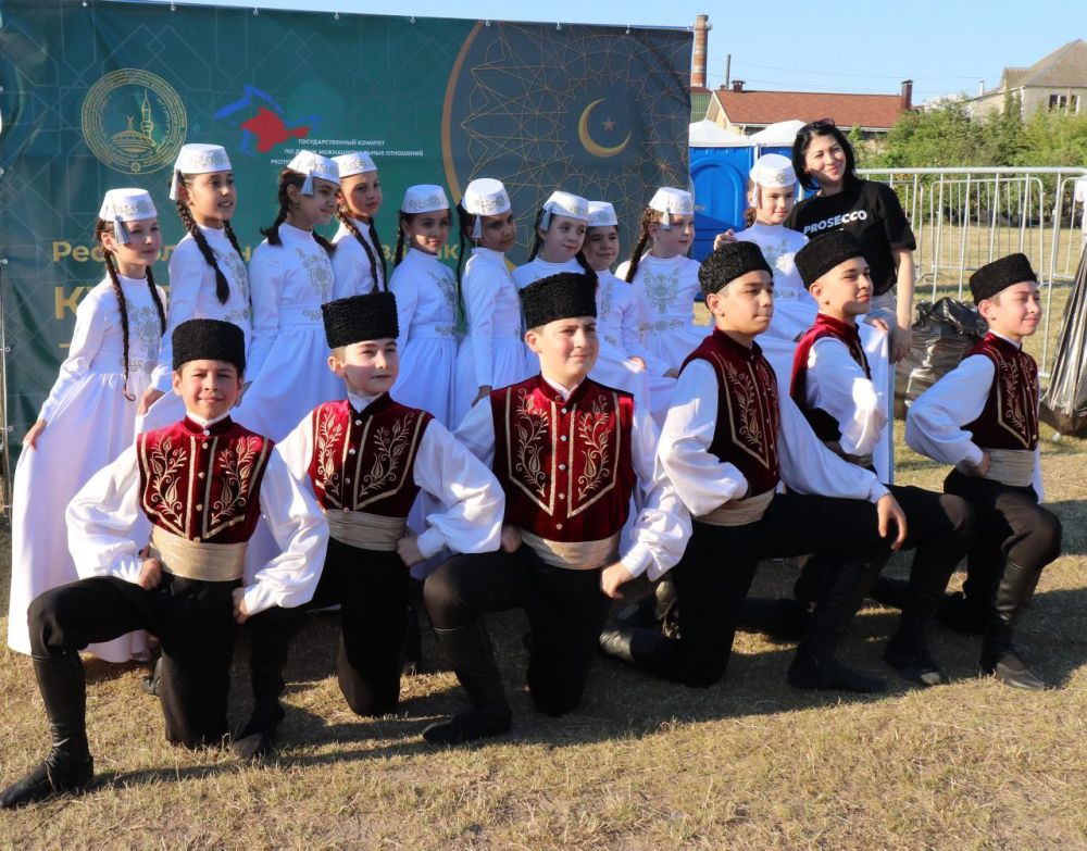 В Симферополе отметили мусульманский праздник Курбан-байрам В Симферополе отметили мусульманский праздник Курбан-байрам