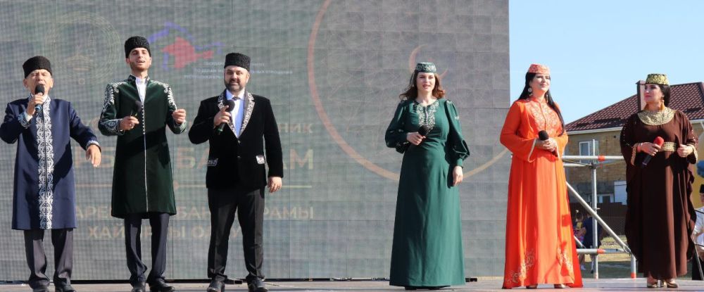 В Симферополе отметили мусульманский праздник Курбан-байрам В Симферополе отметили мусульманский праздник Курбан-байрам