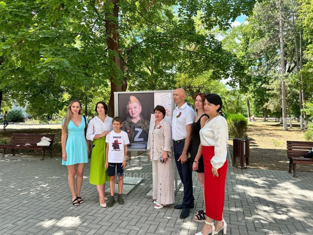 В пгт. Советский открылась фотовыставка «Жена и мать Героя. Крым» В пгт. Советский открылась фотовыставка «Жена и мать Героя. Крым»