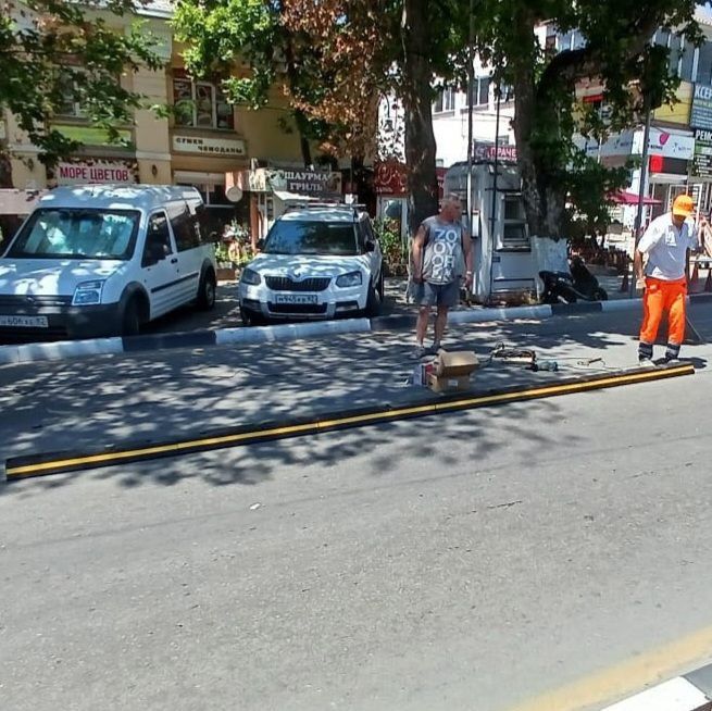 В Ялте заменят делиниаторы на Чехова и Киевской В Ялте заменят делиниаторы на Чехова и Киевской