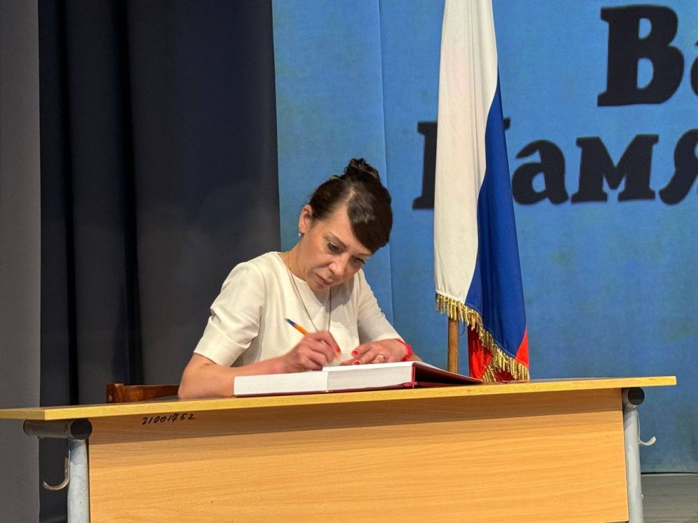 Александр Дудинов: Сегодня принял участие в награждении победителей весеннего этапа «Вахты памяти поколений - Пост №1.» Александр Дудинов: Сегодня принял участие в награждении победителей весеннего этапа «Вахты памяти поколений - Пост №1.»