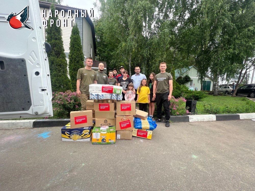 СВОИХ НЕ БРОСАЕМ. Команда Молодёжки Народного Фронта доставила более 5 тонн гуманитарной помощи, собранной жителями Крыма и... СВОИХ НЕ БРОСАЕМ. Команда Молодёжки Народного Фронта доставила более 5 тонн гуманитарной помощи, собранной жителями Крыма и...