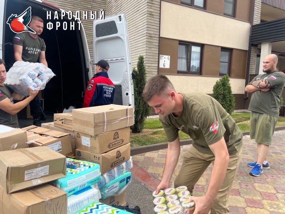 СВОИХ НЕ БРОСАЕМ. Команда Молодёжки Народного Фронта доставила более 5 тонн гуманитарной помощи, собранной жителями Крыма и... СВОИХ НЕ БРОСАЕМ. Команда Молодёжки Народного Фронта доставила более 5 тонн гуманитарной помощи, собранной жителями Крыма и...