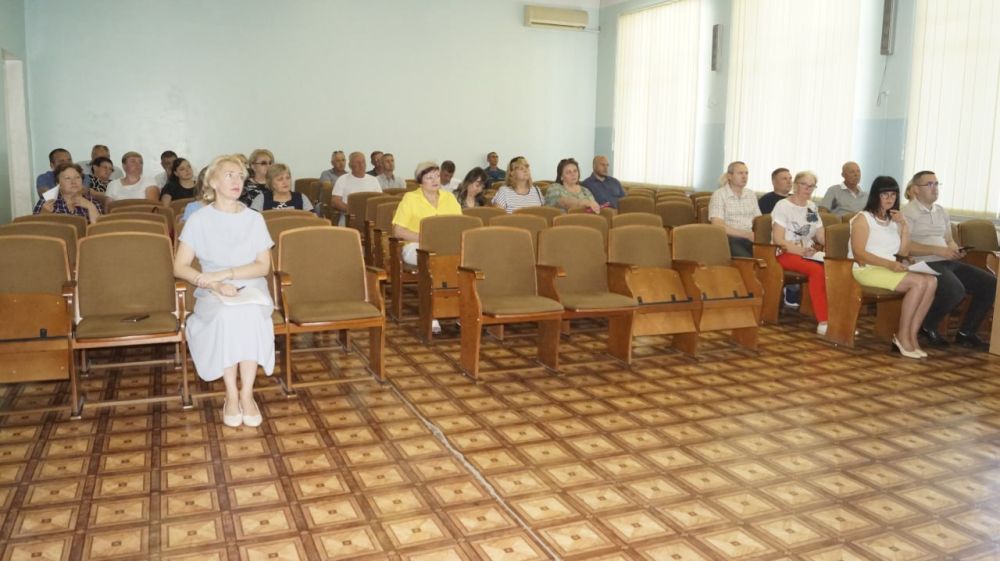 Виктория Грицай: Провела аппаратное совещание по социально значимым вопросам района с руководителями структурных... Виктория Грицай: Провела аппаратное совещание по социально значимым вопросам района с руководителями структурных...
