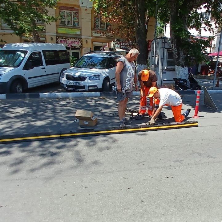 В Ялте заменят делиниаторы на Чехова и Киевской В Ялте заменят делиниаторы на Чехова и Киевской