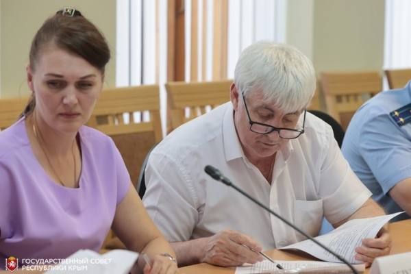 Законопроекты, предлагаемые к рассмотрению на июньском заседании сессии крымского парламента, обсудили на заседании Комитета по бюджетно-финансовой, инвестиционной и налоговой политике, которое провела его председатель Ольга Виноградова Законопроекты, предлагаемые к рассмотрению на июньском заседании сессии крымского парламента, обсудили на заседании Комитета по бюджетно-финансовой, инвестиционной и налоговой политике, которое провела его председатель Ольга Виноградова