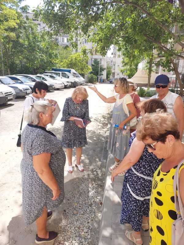 Эммилия Леонова: Совместно с Аллой Владимировной Королевой - депутатом Евпаторийского городского совета от фракции Партии... Эммилия Леонова: Совместно с Аллой Владимировной Королевой - депутатом Евпаторийского городского совета от фракции Партии...