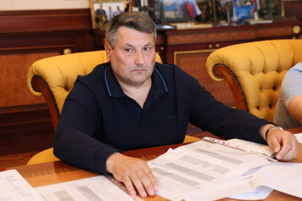 Сергей Аксёнов: Предприятие ГУП РК «Крымэнерго» продолжает опломбировку трансформаторных подстанций для предотвращения манипуляций и ручного вмешательства в работу приборов учета Сергей Аксёнов: Предприятие ГУП РК «Крымэнерго» продолжает опломбировку трансформаторных подстанций для предотвращения манипуляций и ручного вмешательства в работу приборов учета