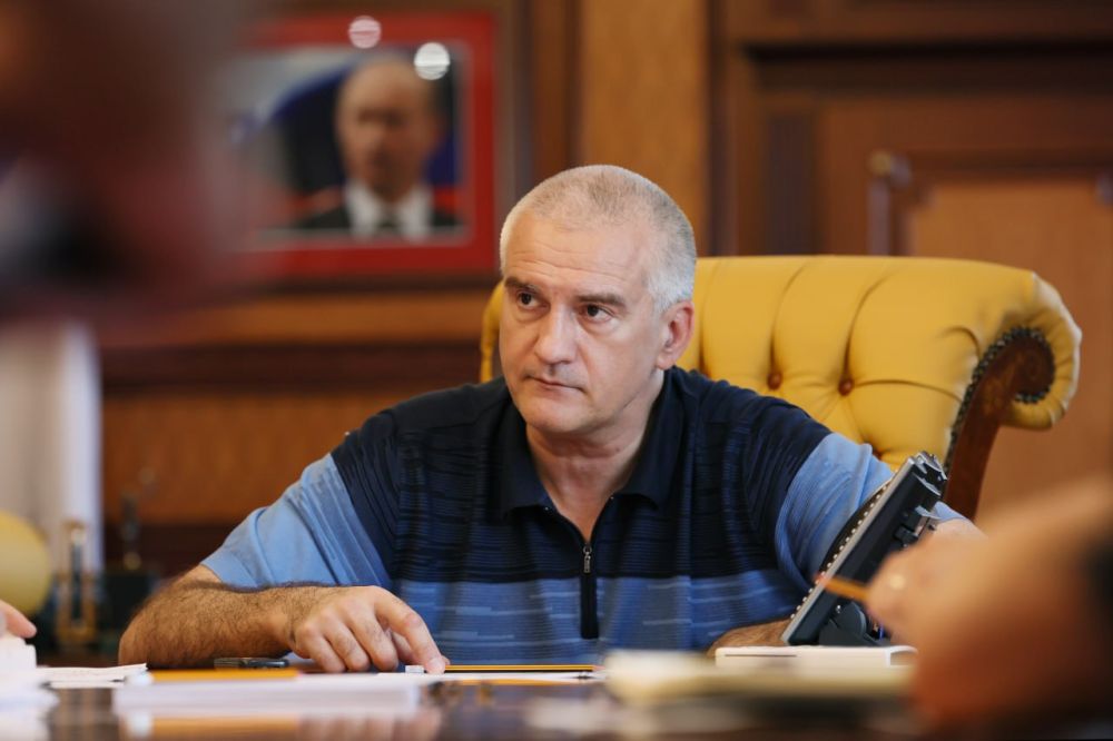 Сергей Аксёнов: В ходе еженедельной рабочей встречи с министром жилищно-коммунального хозяйства Республики Крым Максимом... Сергей Аксёнов: В ходе еженедельной рабочей встречи с министром жилищно-коммунального хозяйства Республики Крым Максимом...
