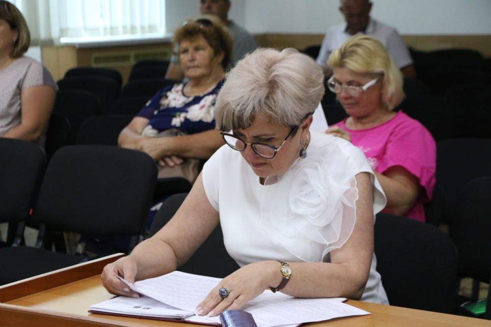 Ольга Урайкина: В большом зале администрации Бахчисарайского района состоялось совместное заседание постоянных депутатских комиссий Бахчисарайского районного совета Ольга Урайкина: В большом зале администрации Бахчисарайского района состоялось совместное заседание постоянных депутатских комиссий Бахчисарайского районного совета