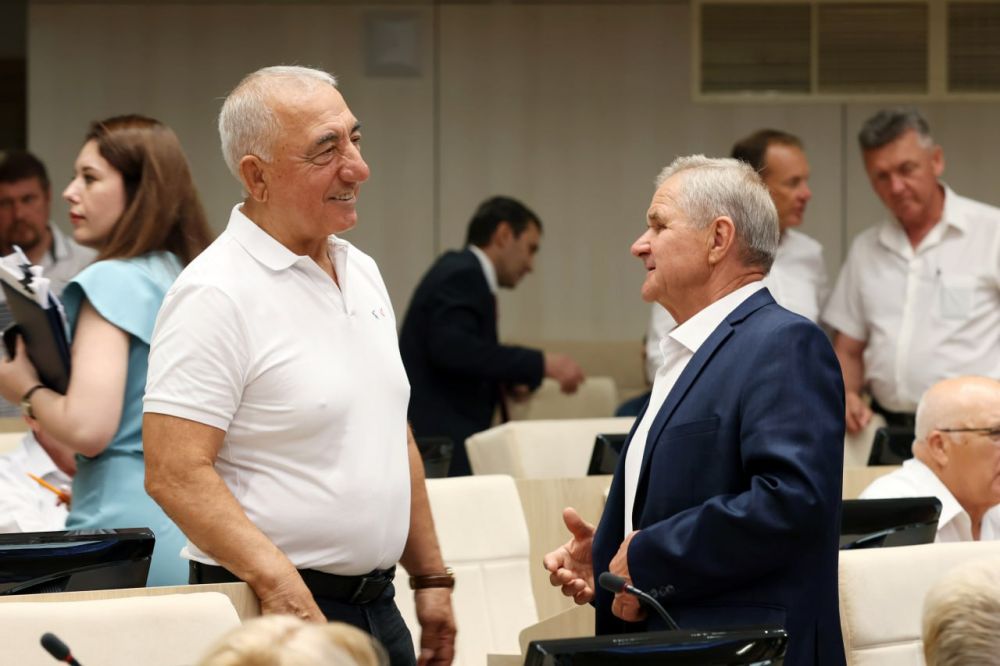 Сергей Аксёнов: Выступил на заключительном заседании десятой сессии Государственного Совета Республики Крым второго созыва Сергей Аксёнов: Выступил на заключительном заседании десятой сессии Государственного Совета Республики Крым второго созыва
