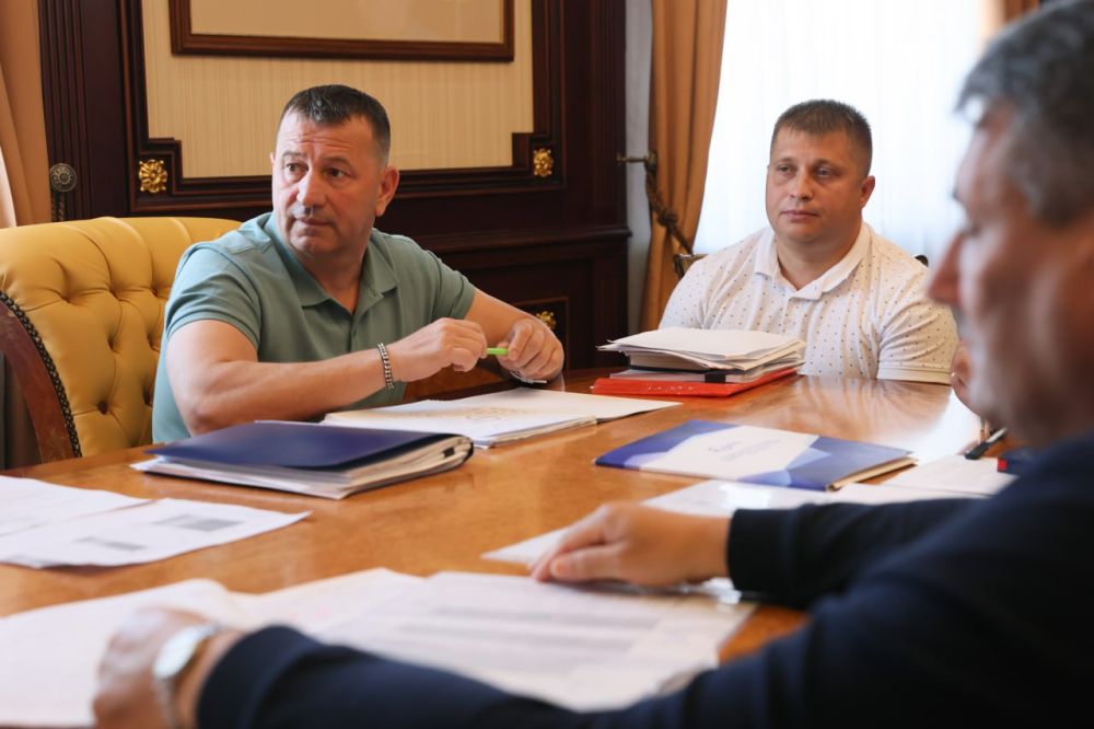 Сергей Аксёнов: Предприятие ГУП РК «Крымэнерго» продолжает опломбировку трансформаторных подстанций для предотвращения манипуляций и ручного вмешательства в работу приборов учета Сергей Аксёнов: Предприятие ГУП РК «Крымэнерго» продолжает опломбировку трансформаторных подстанций для предотвращения манипуляций и ручного вмешательства в работу приборов учета