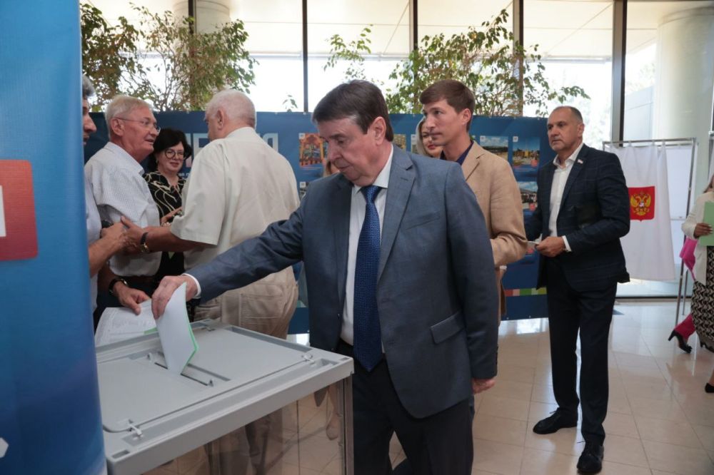 Владимир Константинов: На Конференции Крымского регионального отделения «Единой России» утвердили список кандидатов, которые представят партию на выборах в Государственный Совет Республики Крым, и приняли партийную программу «Крымская мечта. Новые рубежи» Владимир Константинов: На Конференции Крымского регионального отделения «Единой России» утвердили список кандидатов, которые представят партию на выборах в Государственный Совет Республики Крым, и приняли партийную программу «Крымская мечта. Новые рубежи»