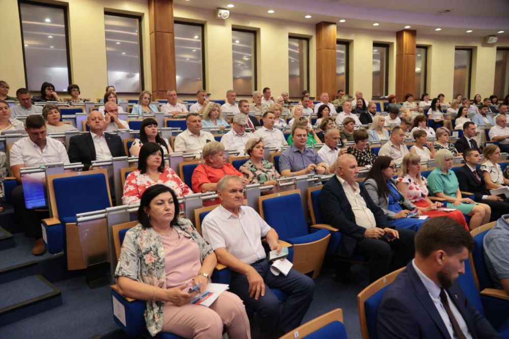 Владимир Константинов: На Конференции Крымского регионального отделения «Единой России» утвердили список кандидатов, которые представят партию на выборах в Государственный Совет Республики Крым, и приняли партийную программу «Крымская мечта. Новые рубежи» Владимир Константинов: На Конференции Крымского регионального отделения «Единой России» утвердили список кандидатов, которые представят партию на выборах в Государственный Совет Республики Крым, и приняли партийную программу «Крымская мечта. Новые рубежи»