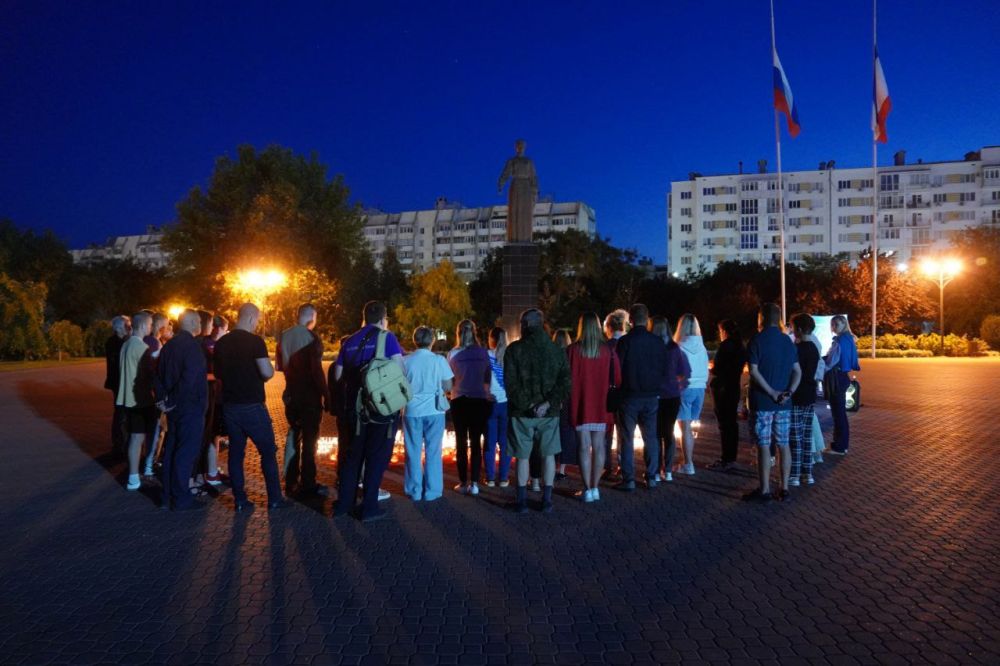 Александр Юрьев: Евпатория присоедилась ко Всероссийской акции «Свеча памяти» Александр Юрьев: Евпатория присоедилась ко Всероссийской акции «Свеча памяти»