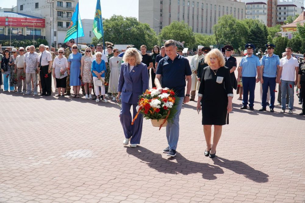 В Евпатории прошли мероприятия, посвященные Дню памяти и скорби В Евпатории прошли мероприятия, посвященные Дню памяти и скорби
