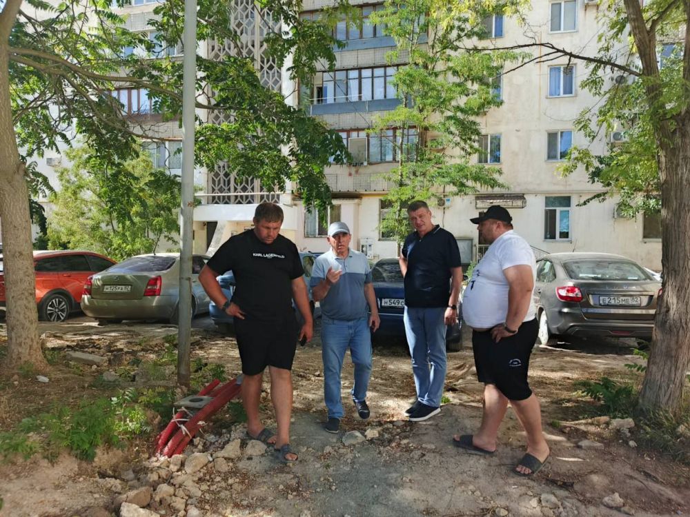 Юрий Гоцанюк: В Евпатории с коллегами проверили ход работ по ремонту тротуаров на пр. енина Юрий Гоцанюк: В Евпатории с коллегами проверили ход работ по ремонту тротуаров на пр. енина