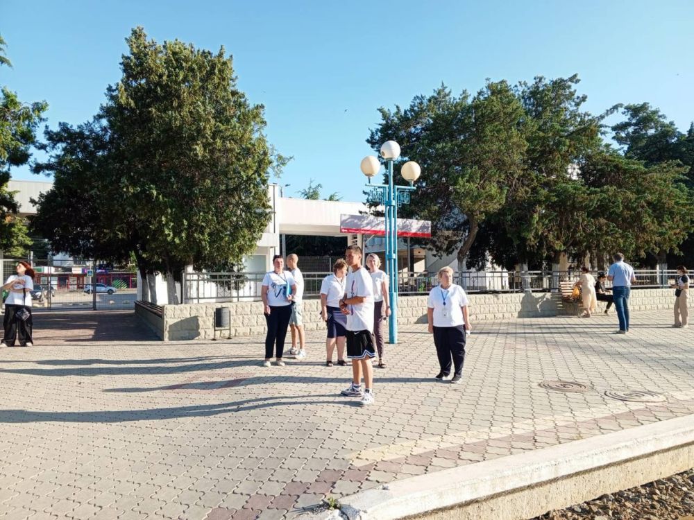 На отдых в Крым!. На железнодорожный вокзал солнечной Евпатории прибыла очередная группа детей на отдых и оздоровление из Оренбурга и регионов, пострадавших от подтопления На отдых в Крым!. На железнодорожный вокзал солнечной Евпатории прибыла очередная группа детей на отдых и оздоровление из Оренбурга и регионов, пострадавших от подтопления