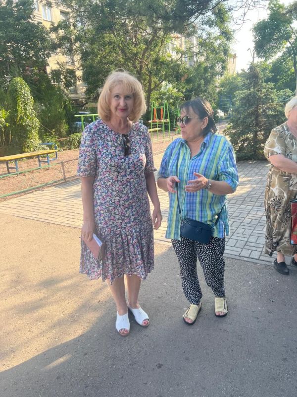 Эммилия Леонова: Совместно с депутатом Государственного Совета Республики Крым Галиной Витальевной Герасимовой, победителем... Эммилия Леонова: Совместно с депутатом Государственного Совета Республики Крым Галиной Витальевной Герасимовой, победителем...